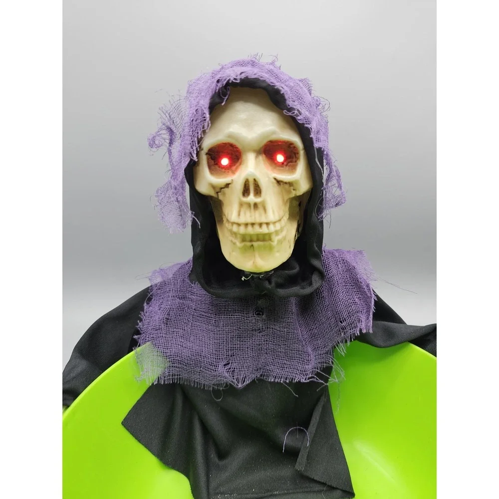 Animated Motion Activated Talking Eye Light Skeleton Trick or‎ Treat Candy Bowl